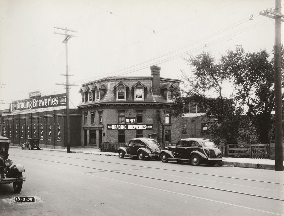 Brading Breweries on Wellington, West of Baldwin Street